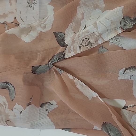 Dynamite peach floral lightweight halter neck lined slit front maxi dress - Picture 9 of 14